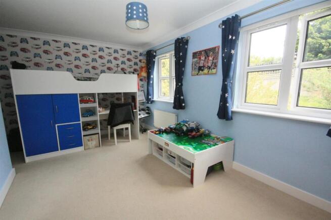 BEDROOM 2
