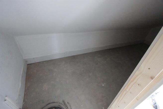 1 bed Duplex to rent Image 8