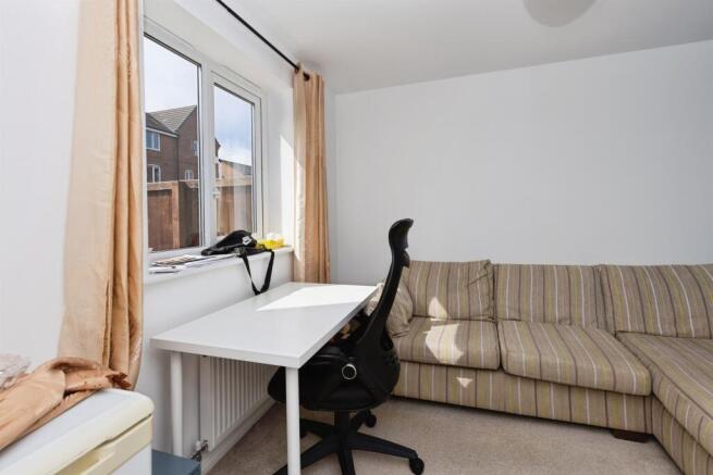 3 bed Semi-Detached for sale Image 10