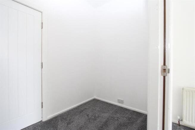 2 bed Apartment to rent Image 6