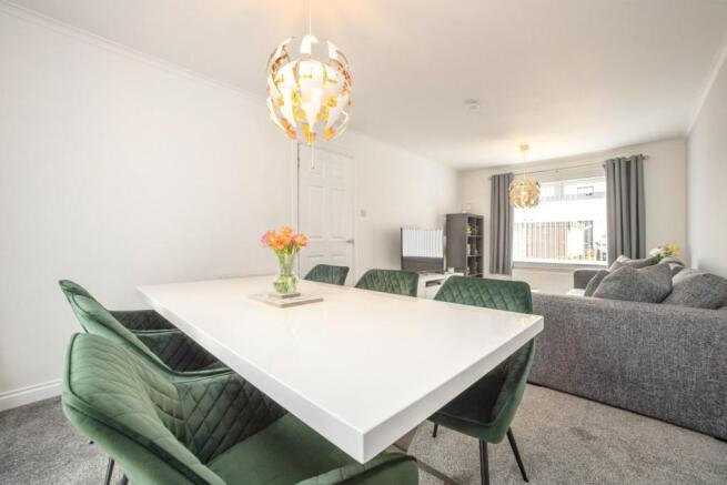Lounge/Dining Room