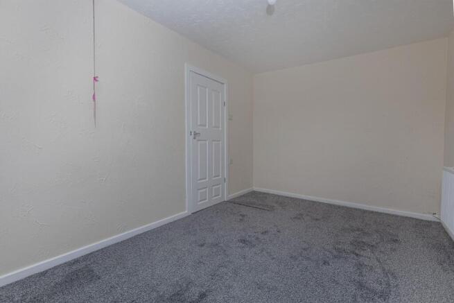 2 bed Ground Flat to rent Image 8
