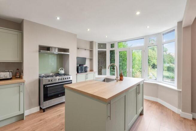 3 bed Semi-Detached for sale Image 11