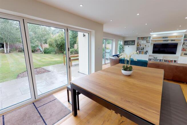 Dining Area.jpg