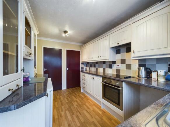 Kitchen: