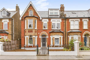Flat 4, 37, Mundania Road, London SE22 0NH