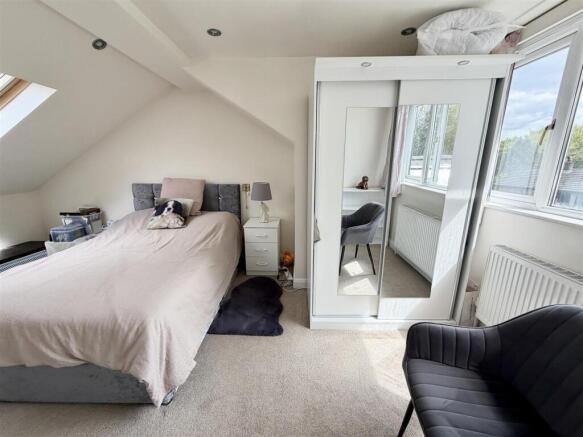 3 bed Semi-Detached for sale Image 10