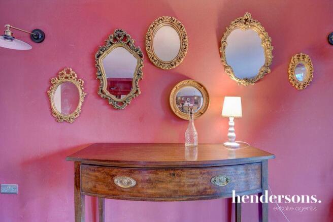 6 bed Town House for sale Image 5