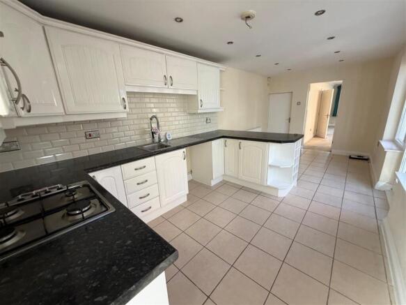 kitchen 2.jpg