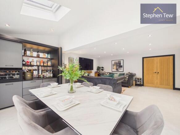 Open Plan Kitchen/Dining/Living Area
