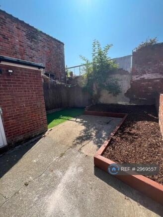 3 bed End of Terrace to rent Image 7