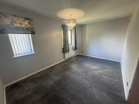 2 bed Semi-Detached to rent Image 11