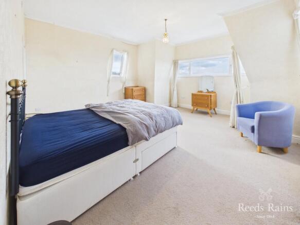 2 bed Apartment for sale Image 5