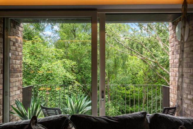 Eastwoodhill Grove, Giffnock photo 4