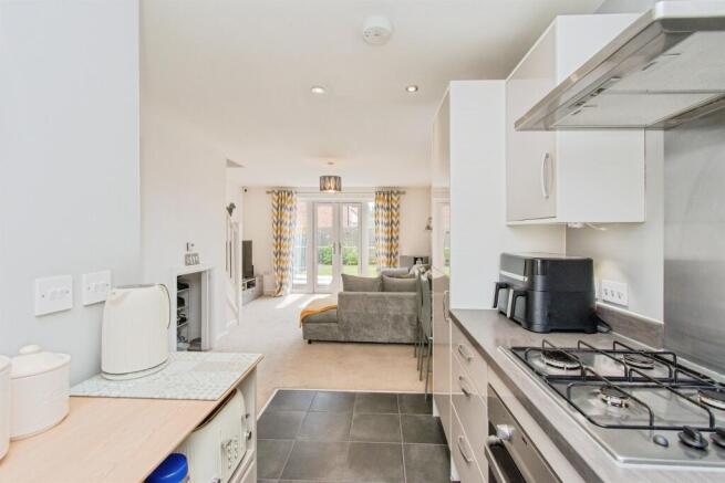 2 bed Semi-Detached for sale Image 6