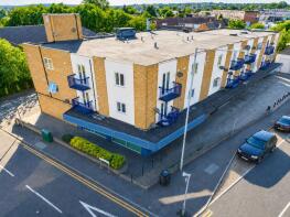 Flat 8, 213 221 Phoenix House, High Road, South Benfleet, Benfleet SS7 5HZ