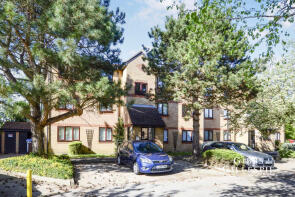 111, Courtlands Close, Watford WD24 5GX