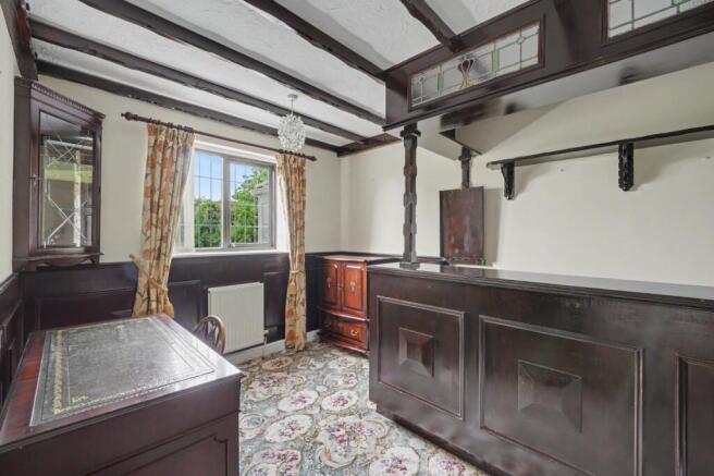 5 bed Detached for sale Image 7