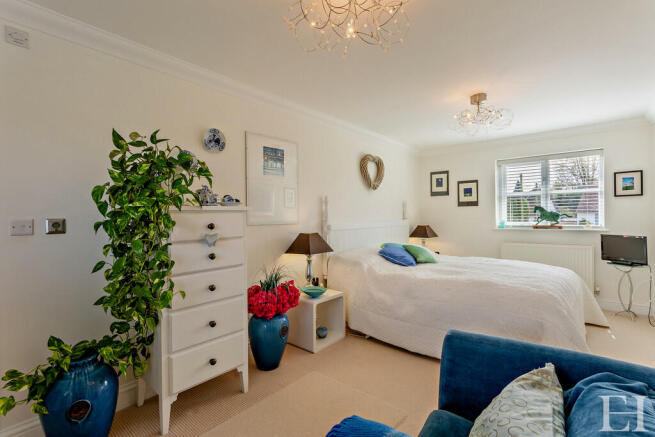 8574160-interiorW...