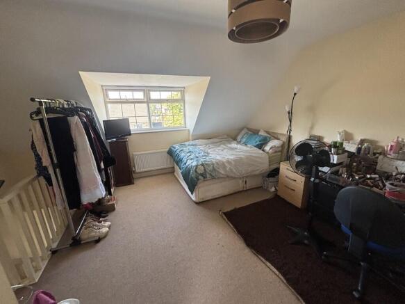 3 bed Semi-Detached to rent Image 11