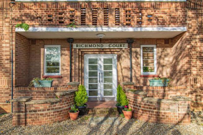 1 Richmond Court, Norwich [Portico] 01.jpg