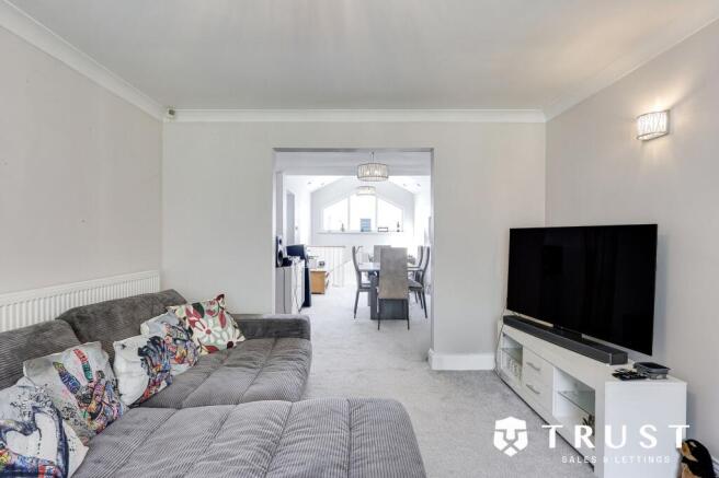 4 bed Detached for sale Image 8