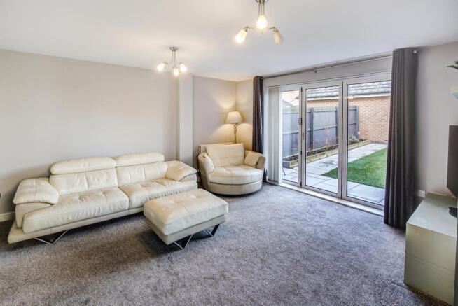 6. Living room 
