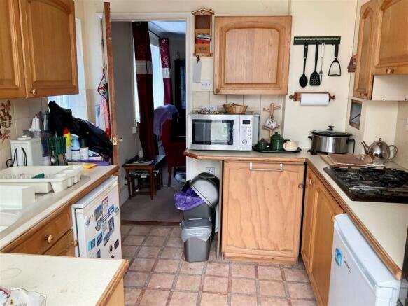 kitchen 2.jpg