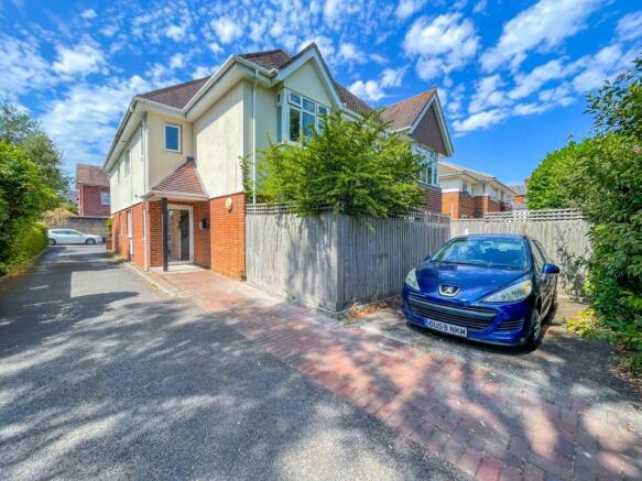 6 3 chessel Avenue f