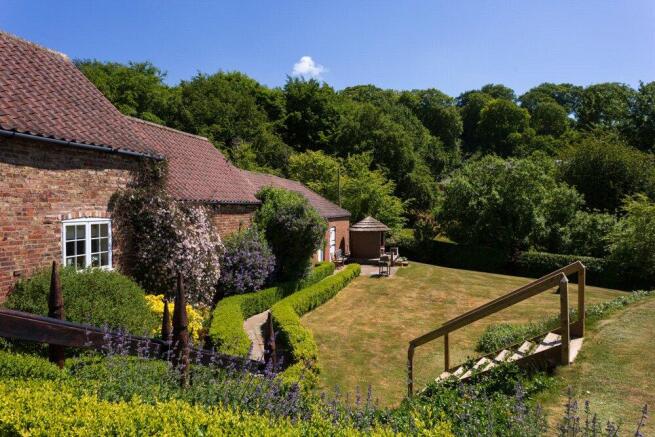 5 bed Barn Conversion for sale Image 6