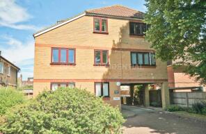 8, 91 Stoneleigh Court, Chestnut Grove, New Malden KT3 3JS