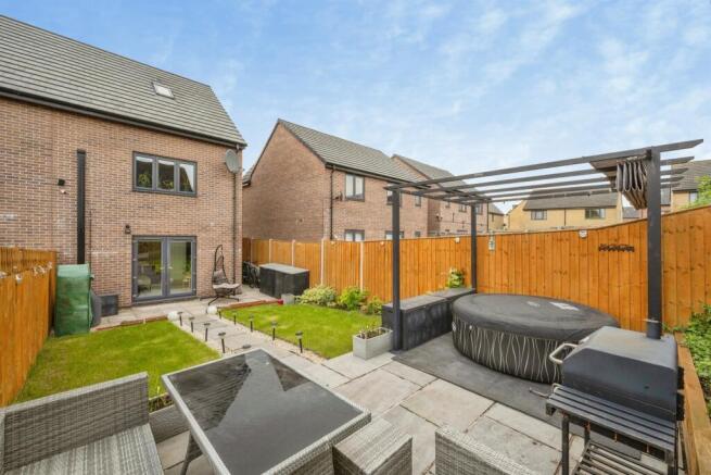 Lingamoor Leys, Thurnscoe, Rotherham photo 4