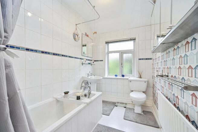 3 bed Terraced for sale Image 12