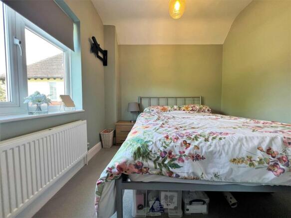bed 3...jpg