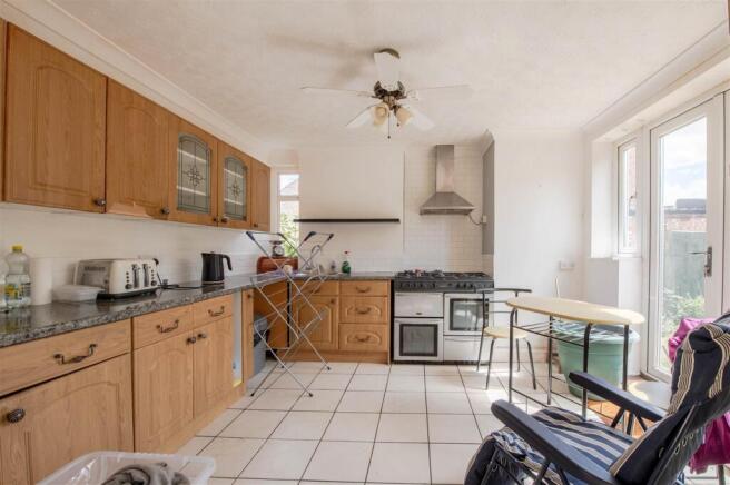 House in Irthlingborough, Crow Hill - View 4