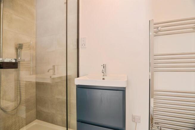 2 bed Flat for sale Image 10