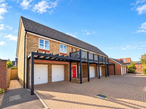 2-bed semi-detached on Whiskin Lane, Aylesbury, Buckinghamshire, £270,000