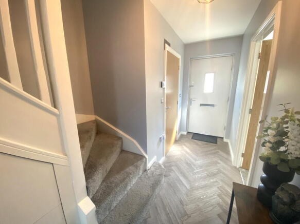 11 Park Close, Royton OL2 6GB photo 4