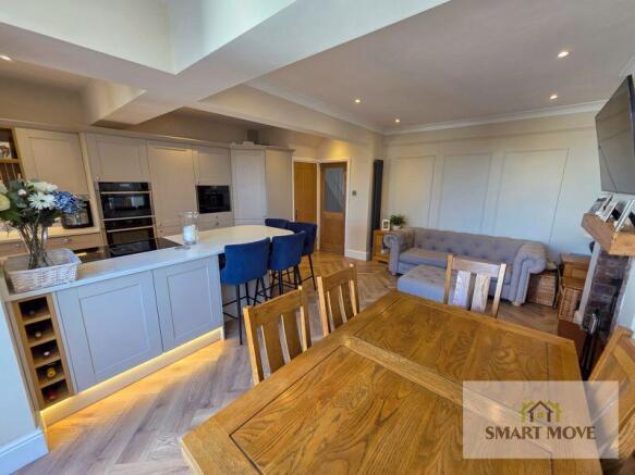 Kitchen Family Room