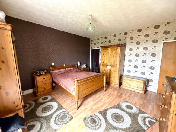 3 bed Semi-Detached for sale Image 10