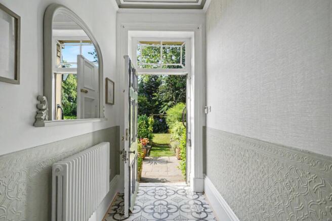 5 bed Detached for sale Image 5