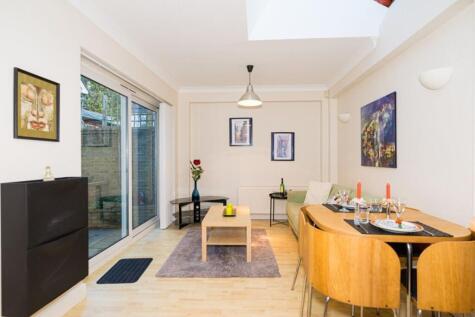 Maclaren Mews, West Putney, London, SW15