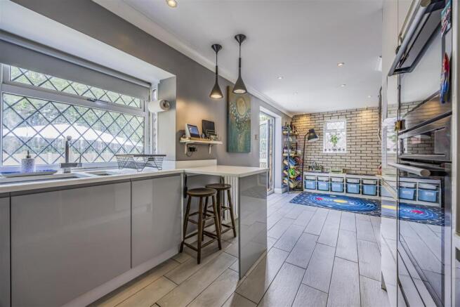 19 Covert Grove, Waterlooville-PorticoMarketing-So