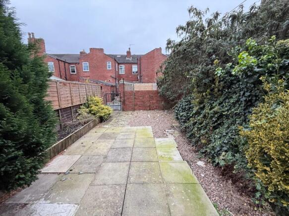 2 bed Terraced to rent Image 8