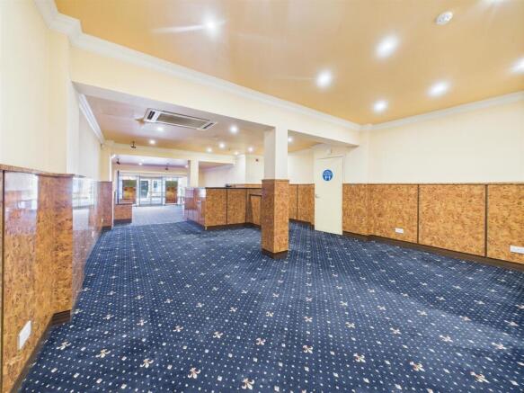 2 - Freehold Mixed-Use Investment, East Street, Be