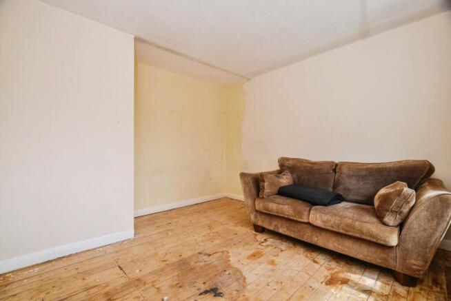 3 bed Semi-Detached for sale Image 12