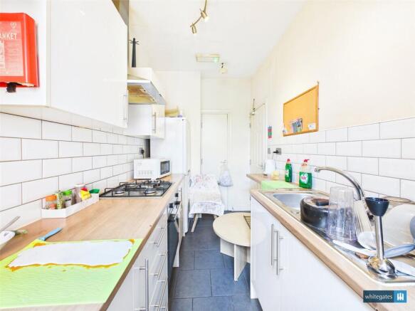 4 bed Terraced for sale Image 5