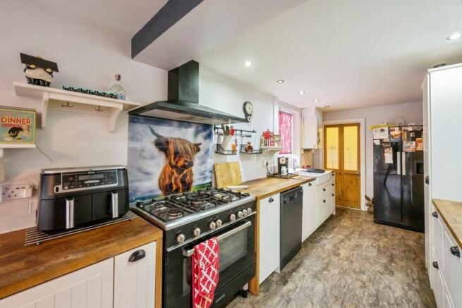 3 bed Semi-Detached for sale Image 5