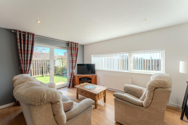 2 bed Flat for sale Image 5