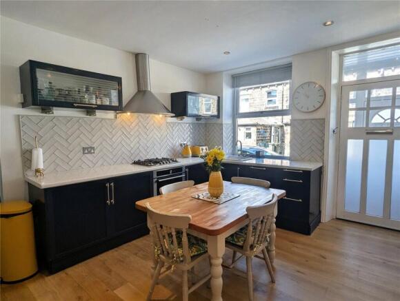 3 bed Terraced for sale Image 10